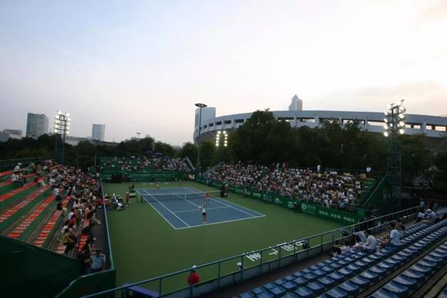 亨利：我再说一次，本泽马离队后，皇马就是维尼修斯的球队.