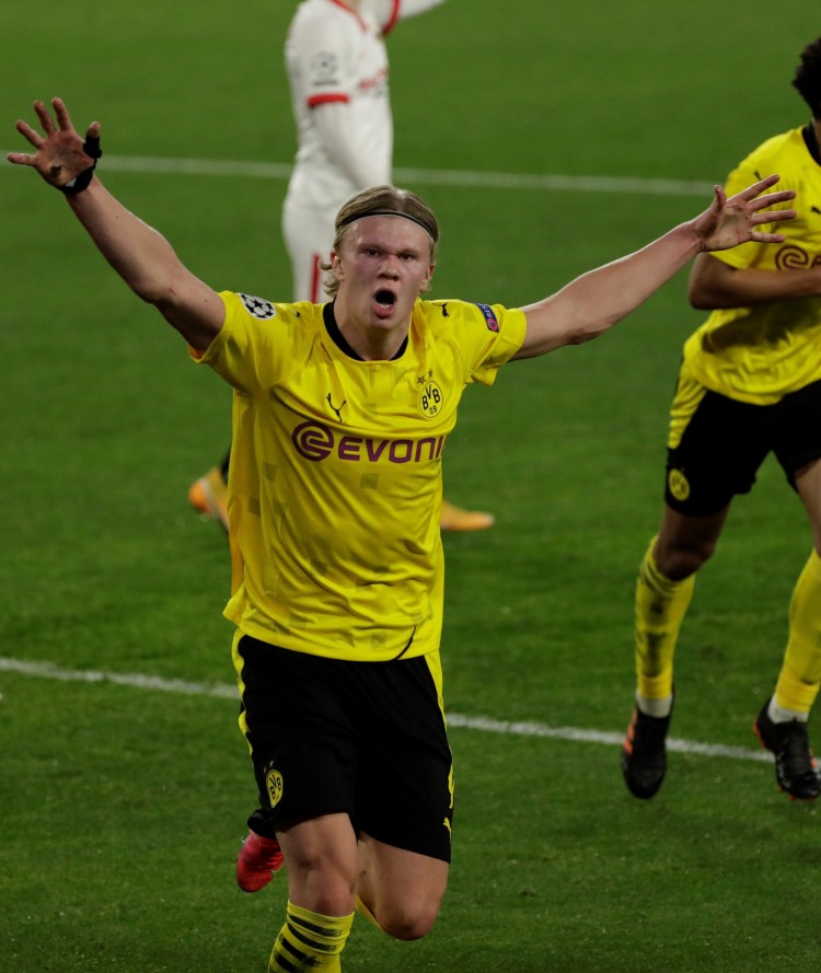 张本智和赢王楚钦夺冠，中场叫医疗暂停，治疗细